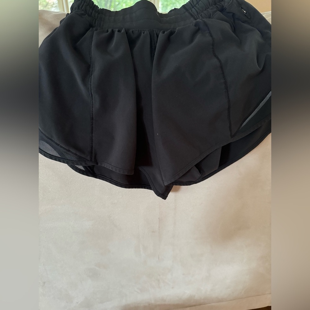 Lululemon Hotty hot shorts, low rise, 4”, size 2
